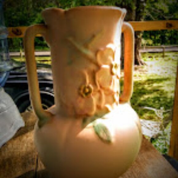 Weller wild rose dogwood vase EC
